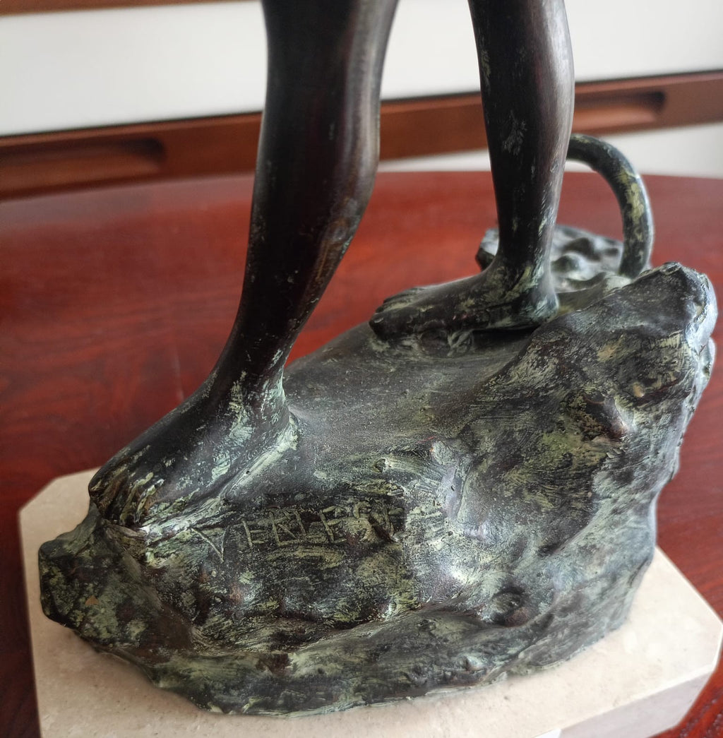 Scultura in bronzo “Pescatore” di Giovanni Varlese