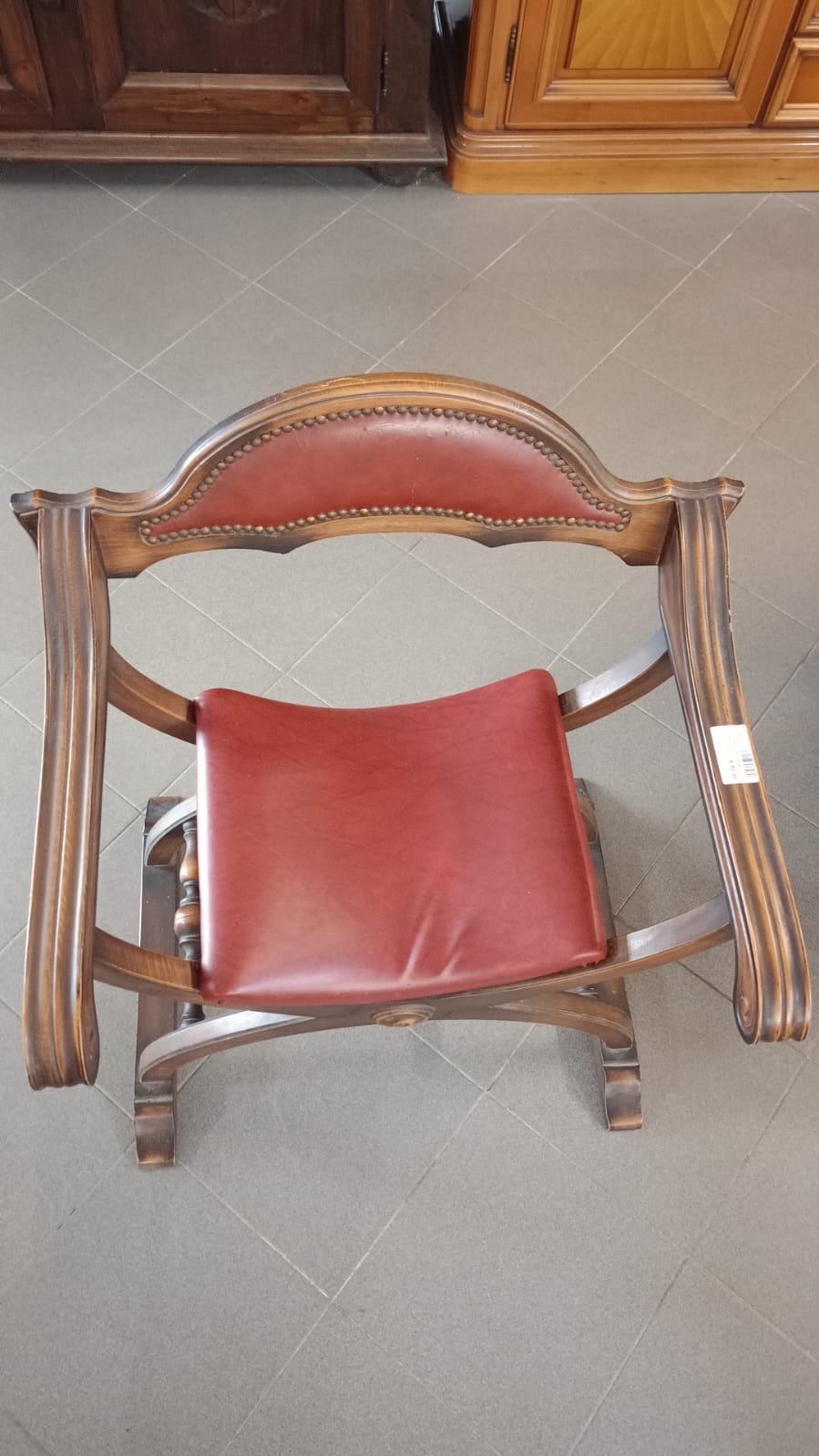 Sedia Savonarola con imbottitura in pelle
