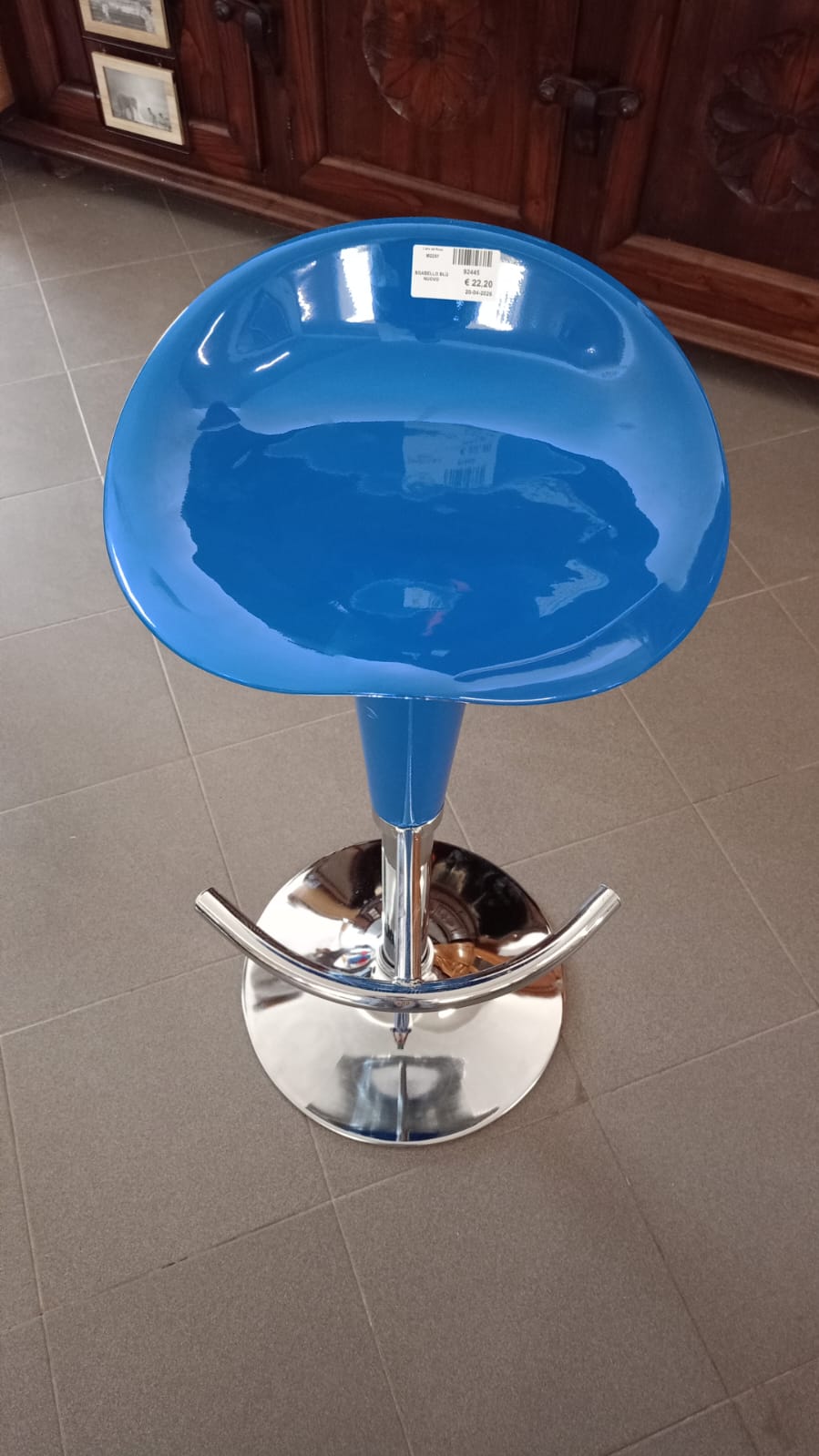 Sgabello blu regolabile