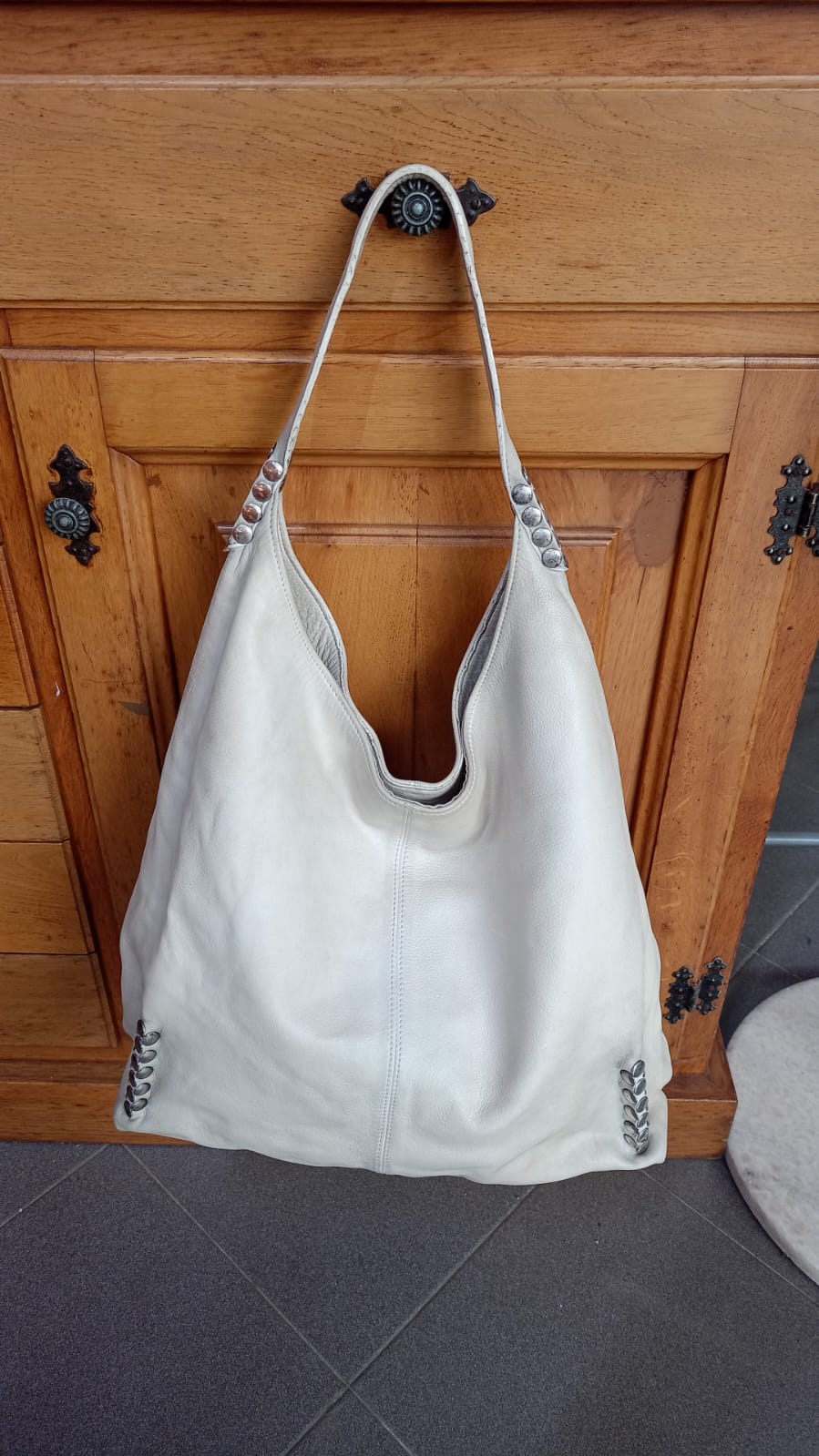 Borsa Orciani in pelle a spalla colore ghiaccio