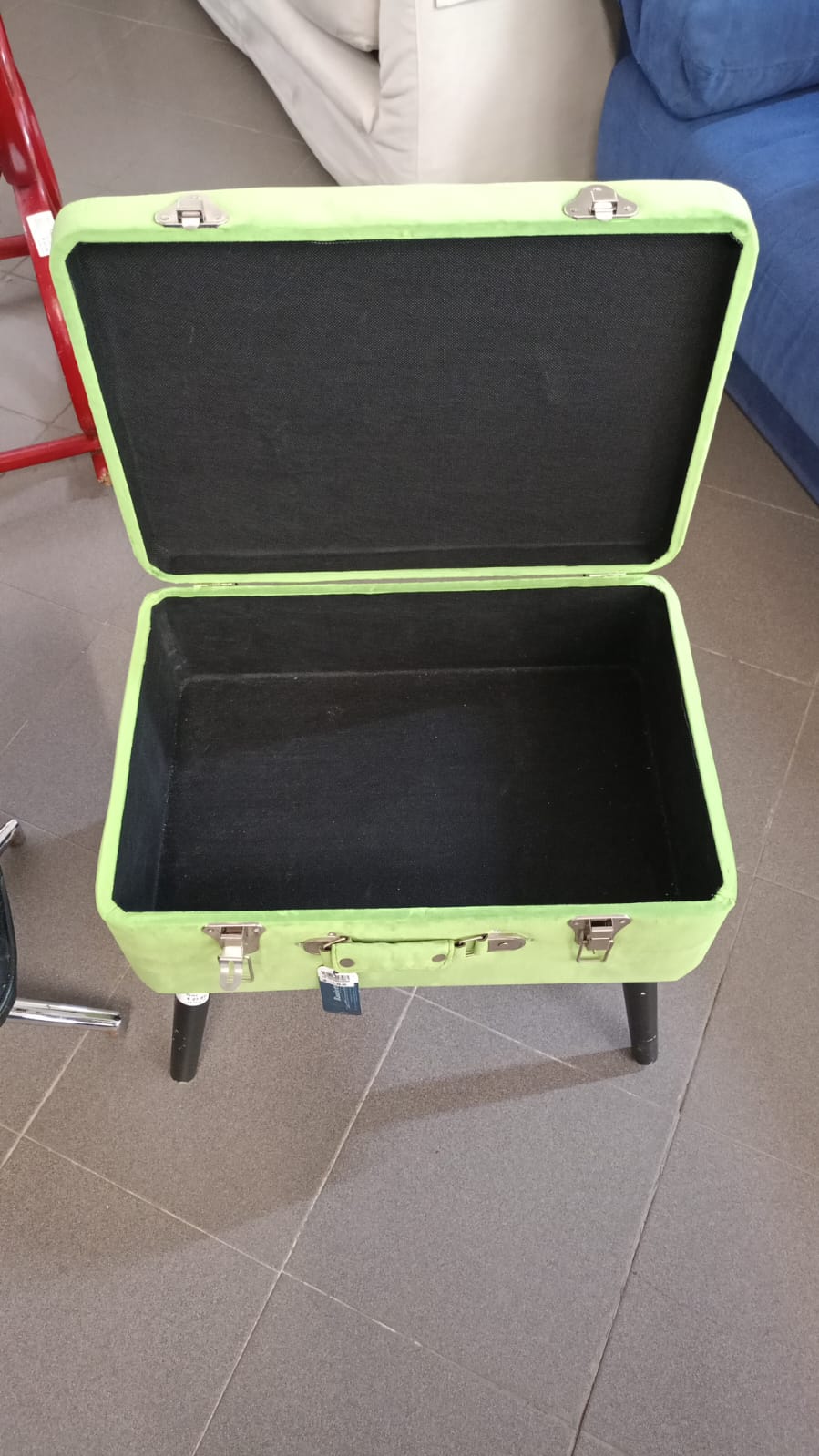 Sgabello contenitore