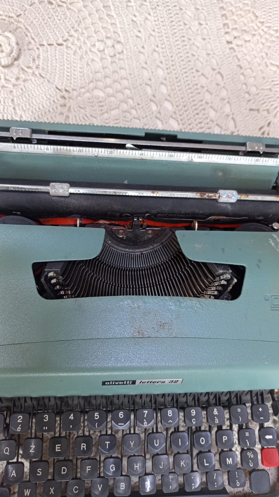 Macchina da scrivere Olivetti 32