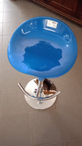 Sgabello blu regolabile