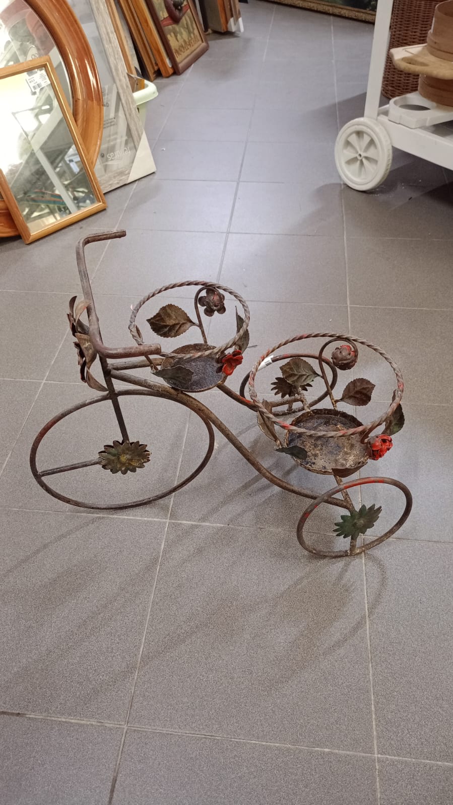 Bicicletta porta vasi in ferro battuto