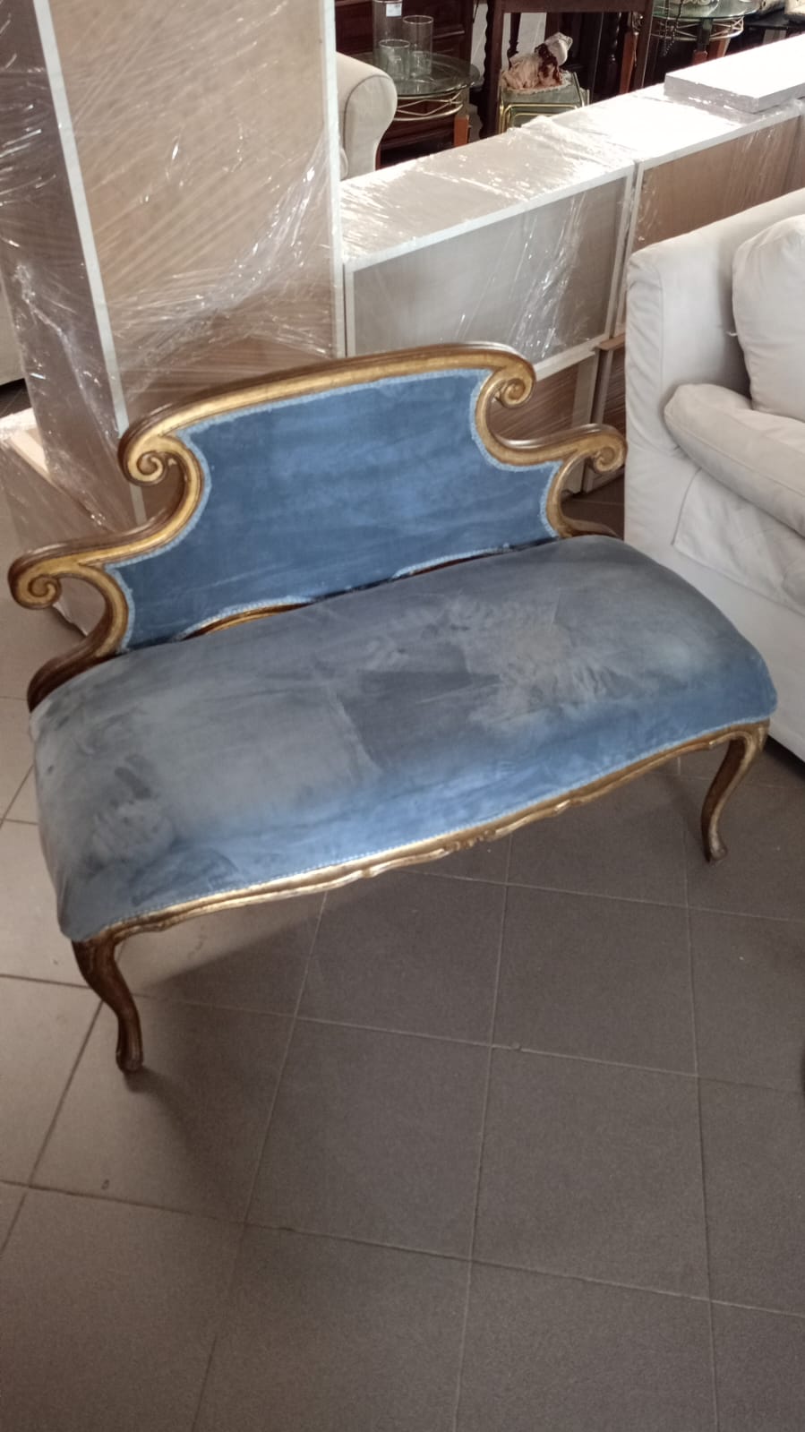 Divanetto in stile