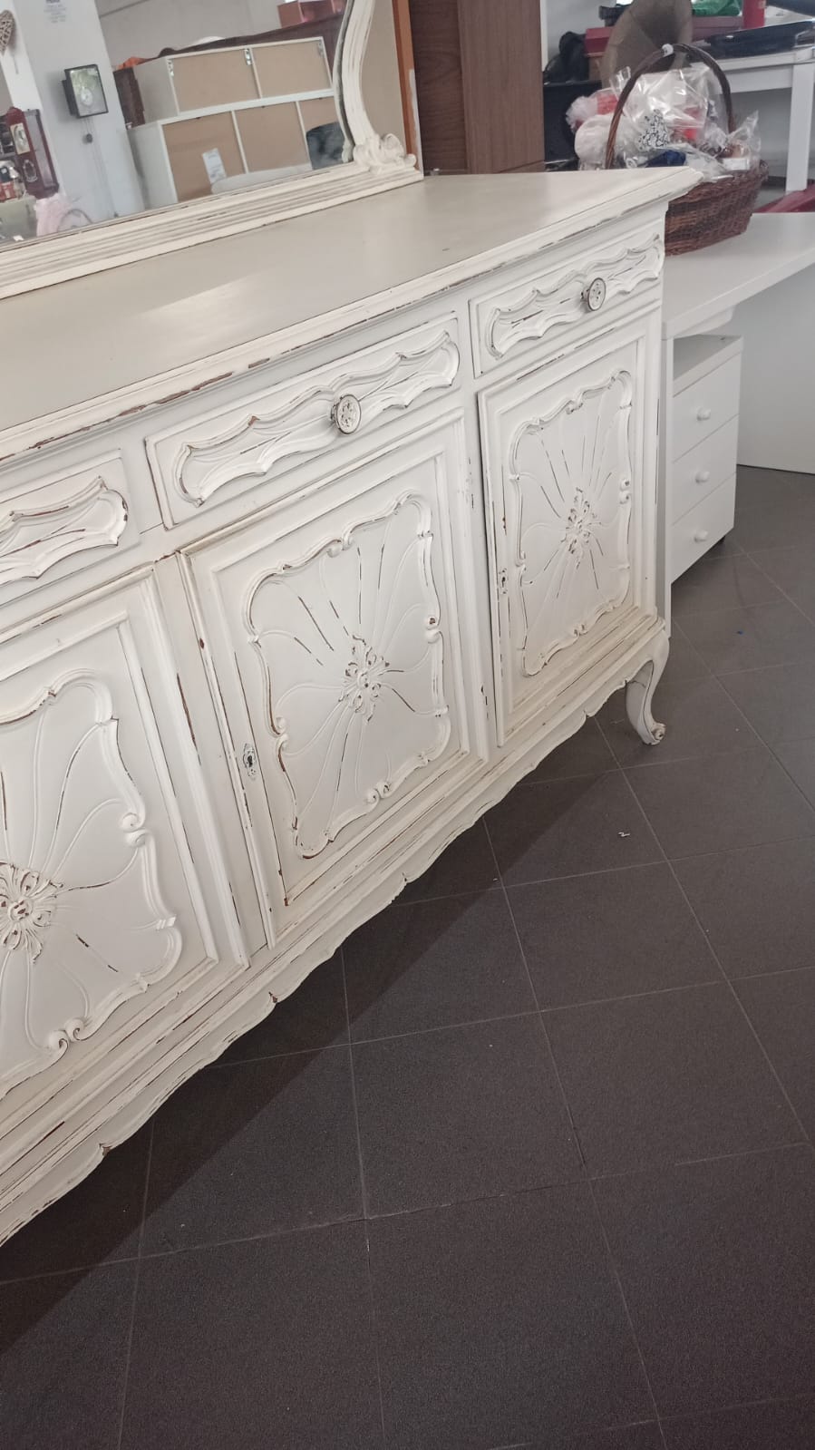 Servante shabby con specchio