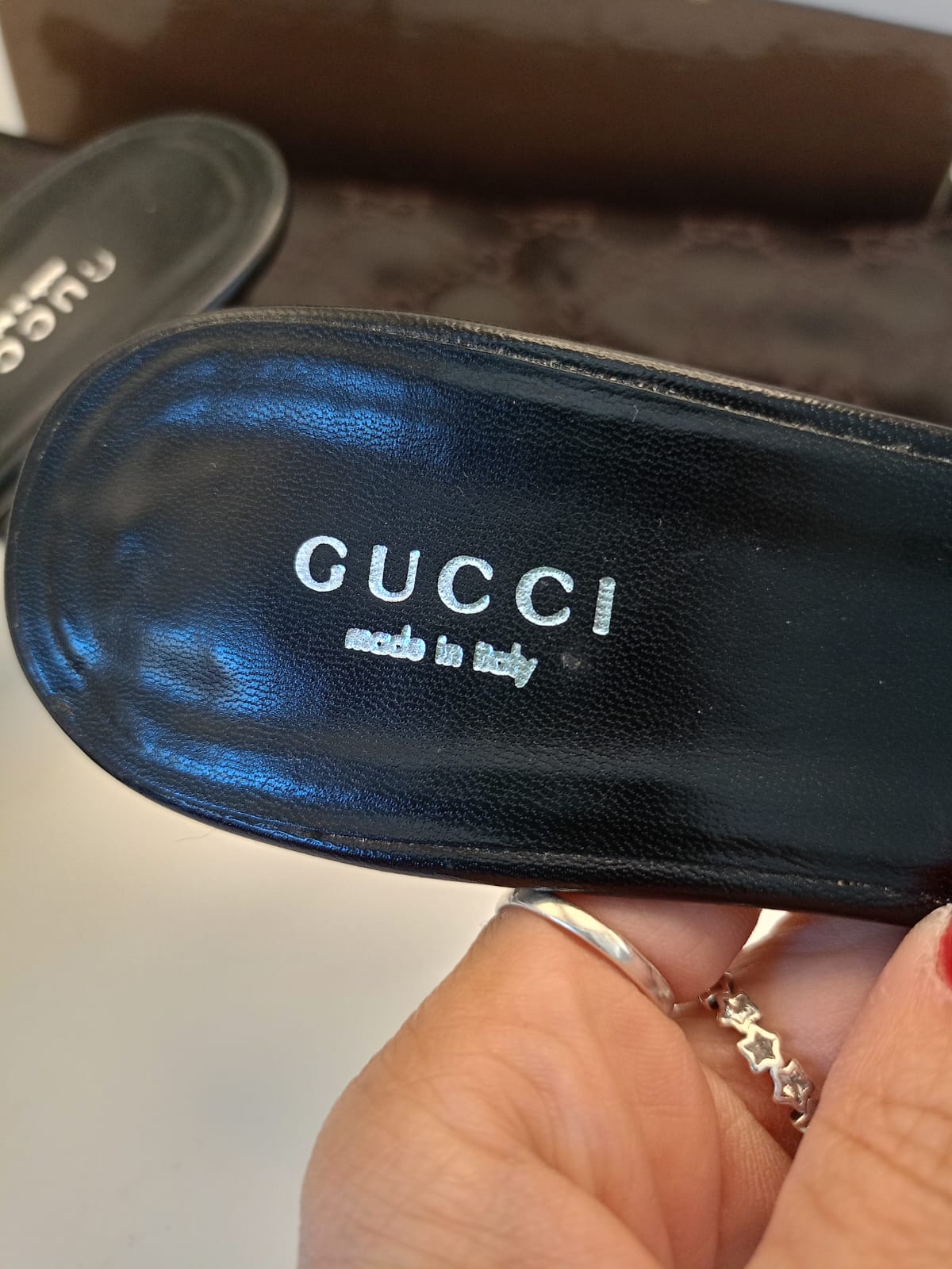 Paio di scarpe sabot Gucci
