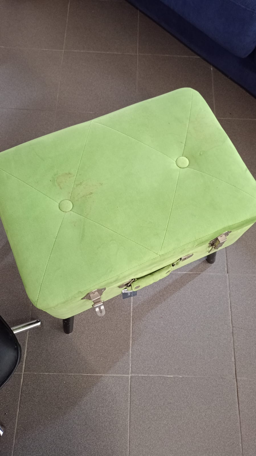 Sgabello contenitore