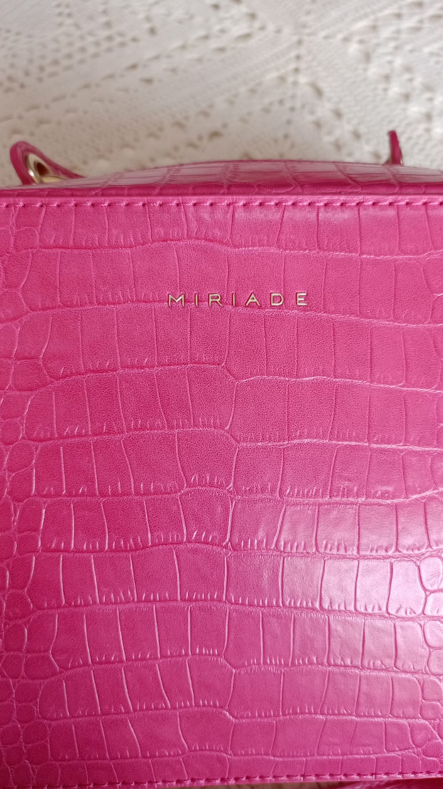 Borsa Miriade fucsia in ecopelle effetto coccodrillo