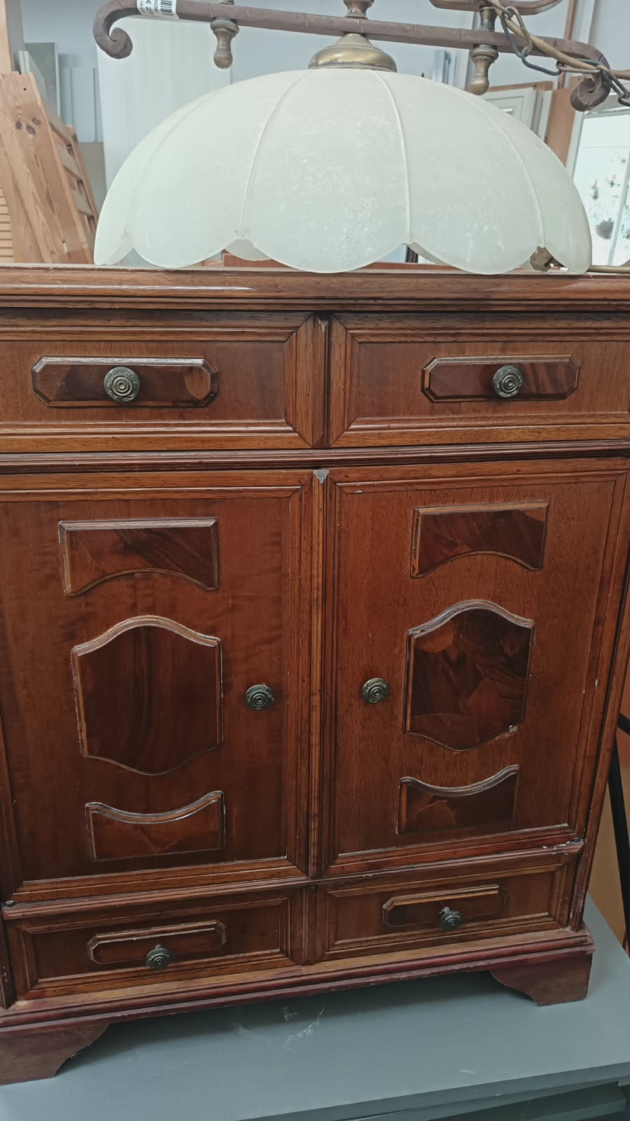 Mobiletto di legno