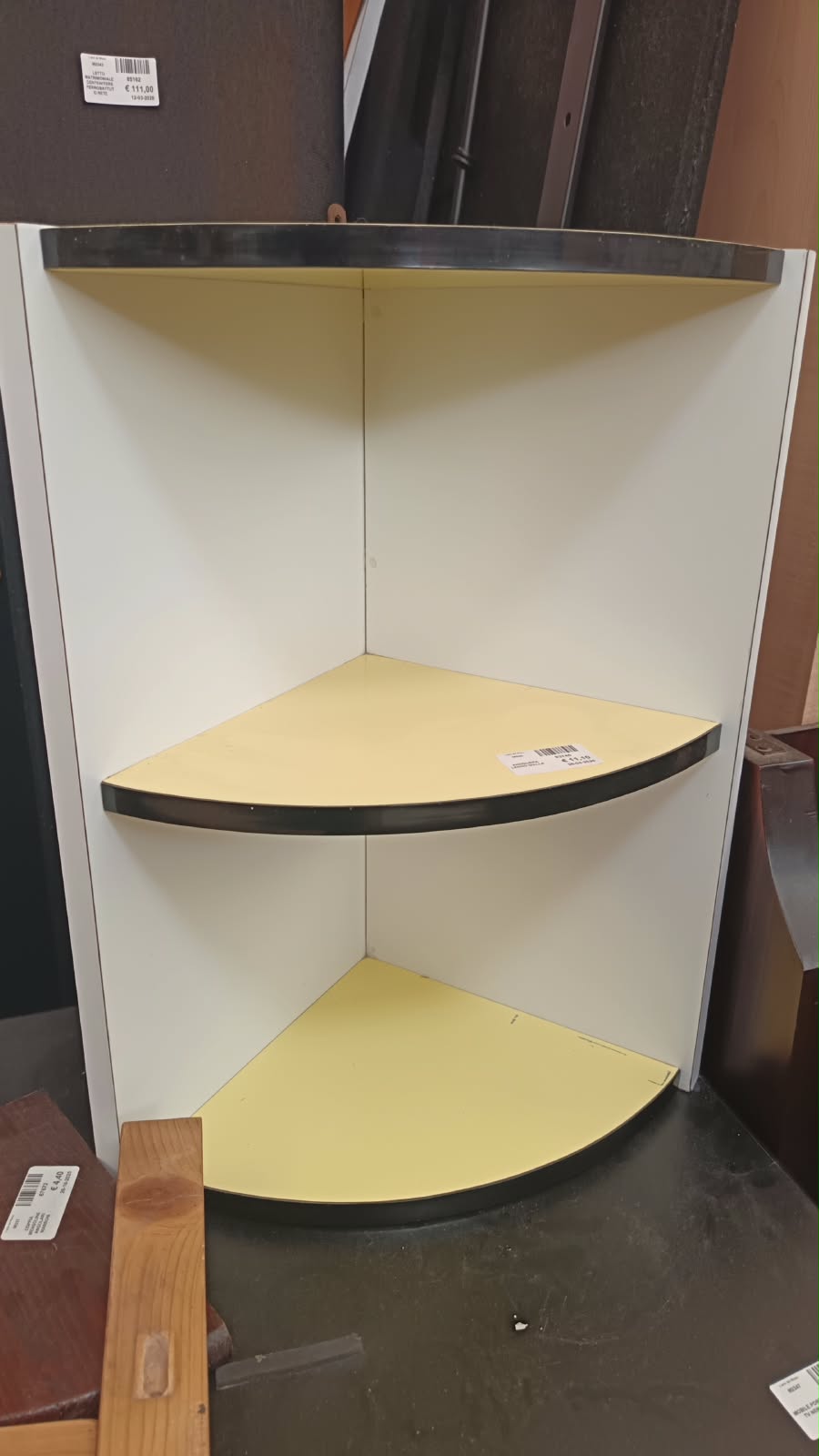 Angoliera di legno
