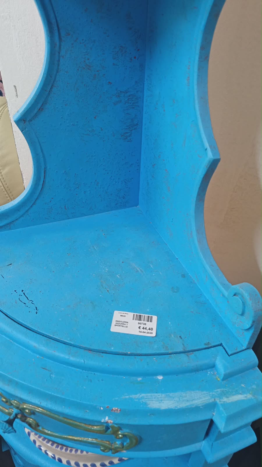 Angoliera azzurra con sportello
