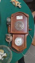 Telefono d'epoca a muro