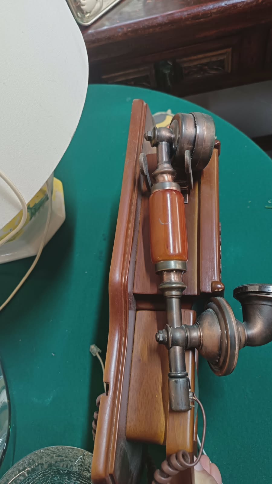 Telefono d'epoca a muro