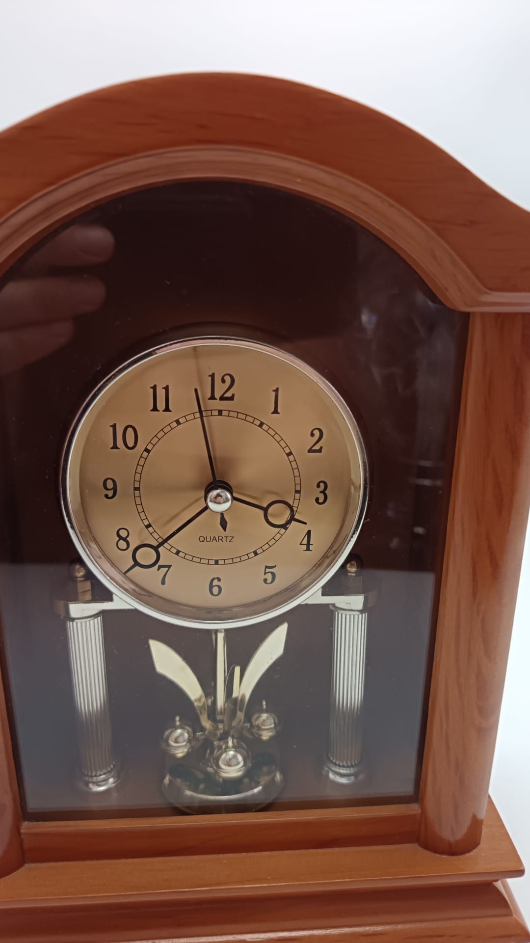 Orologio da tavolo di legno