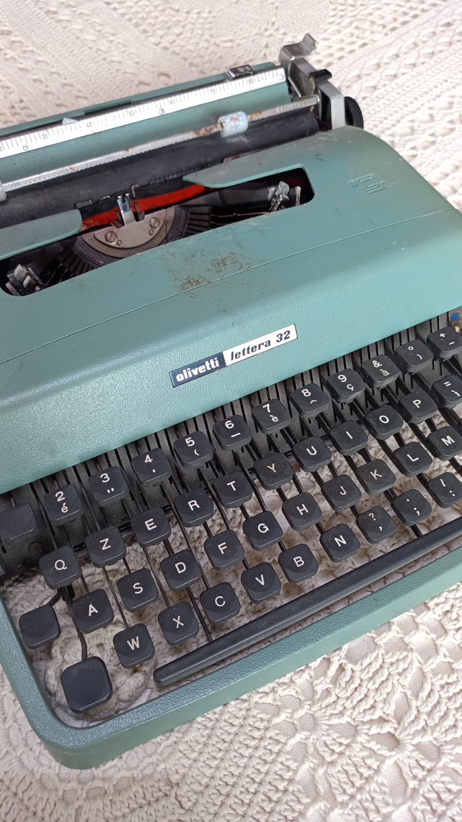 Macchina da scrivere Olivetti 32