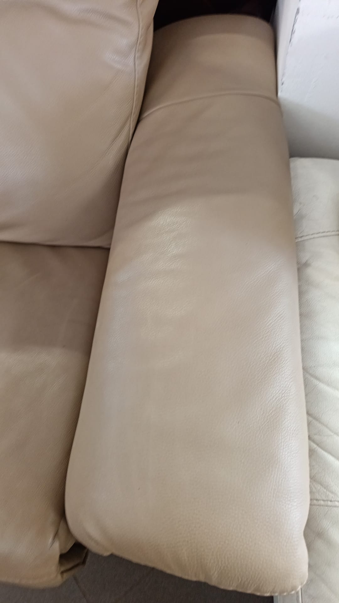 Divano angolare in pelle beige