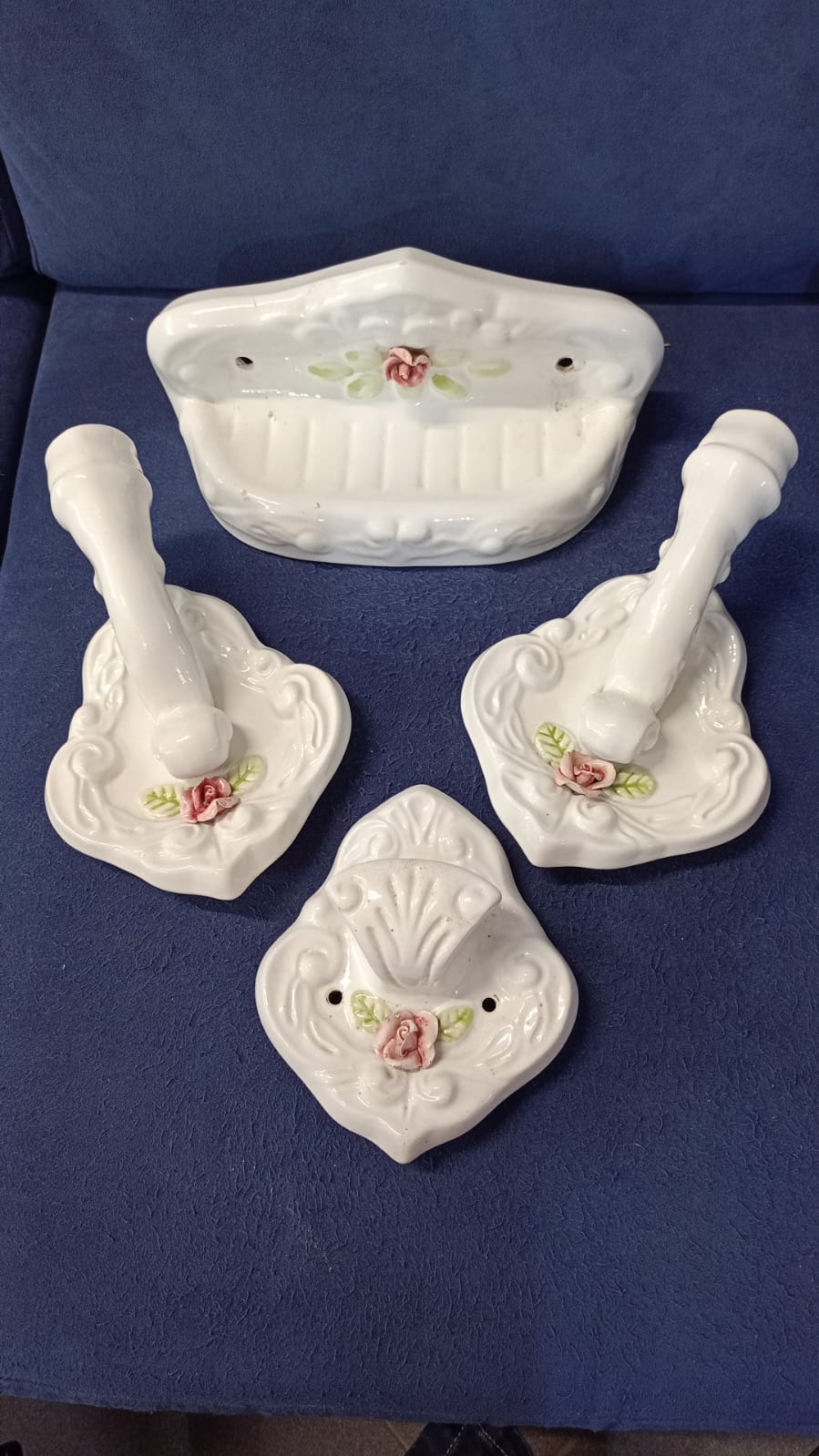 Set da bagno vintage in ceramica