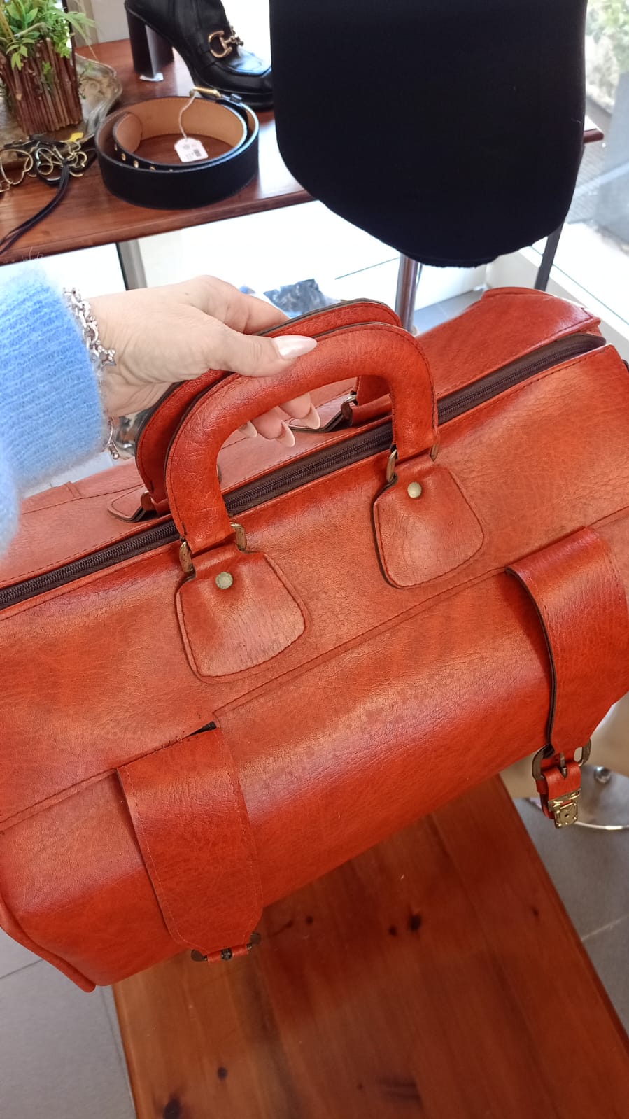 Borsone vintage in cuoio arancione