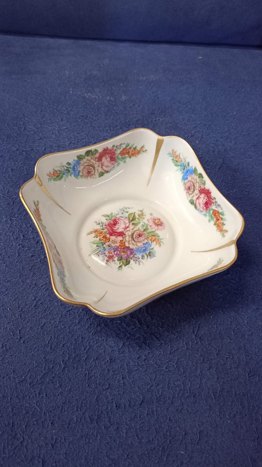 Ciotolina in porcellana Limoges fiori bordo oro