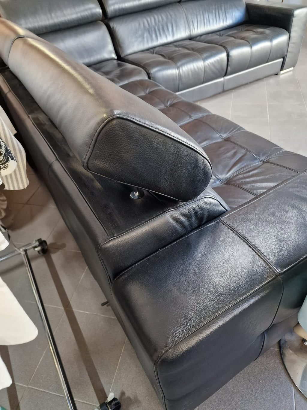Divano angolare pelle nero