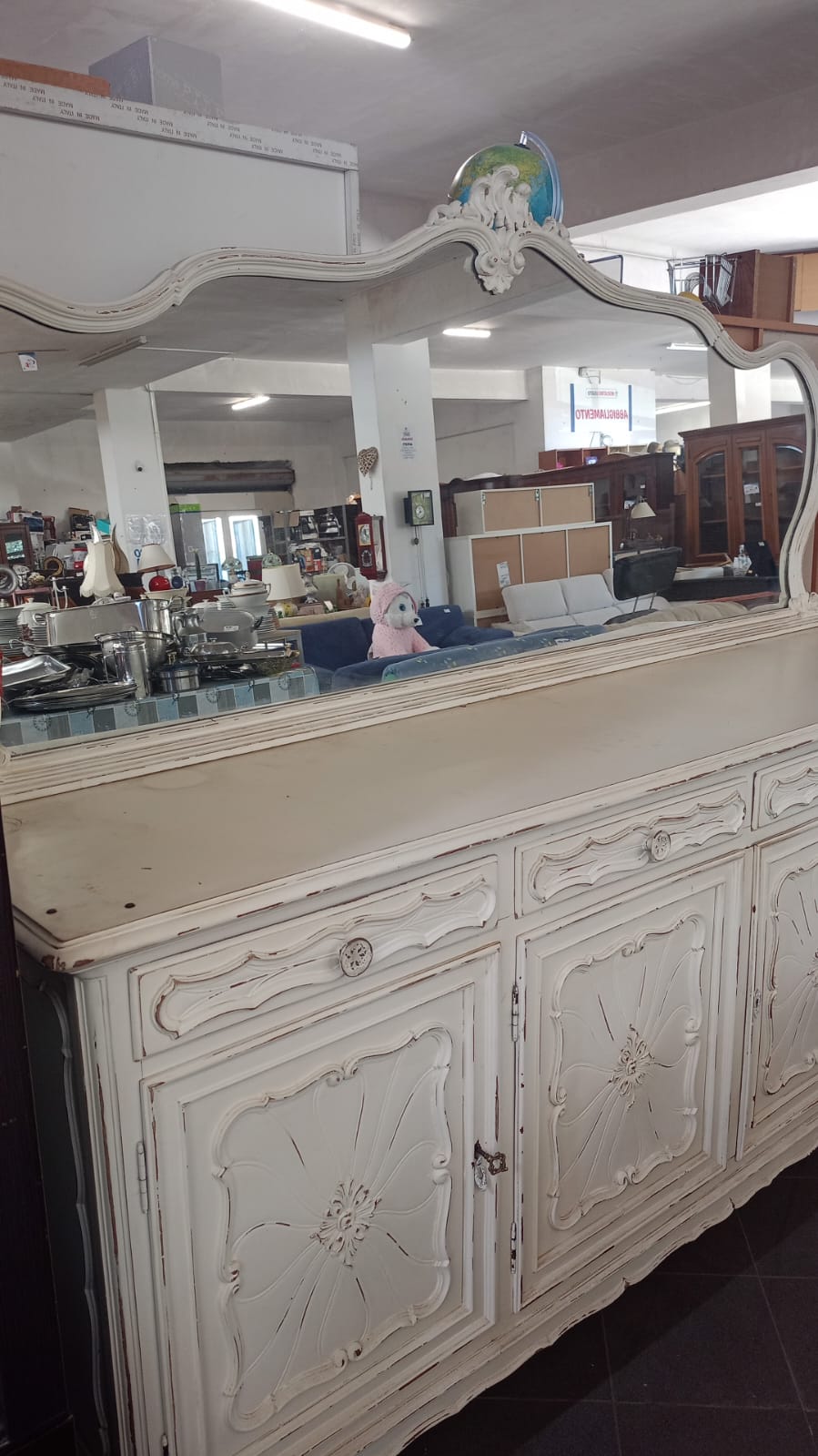Servante shabby con specchio